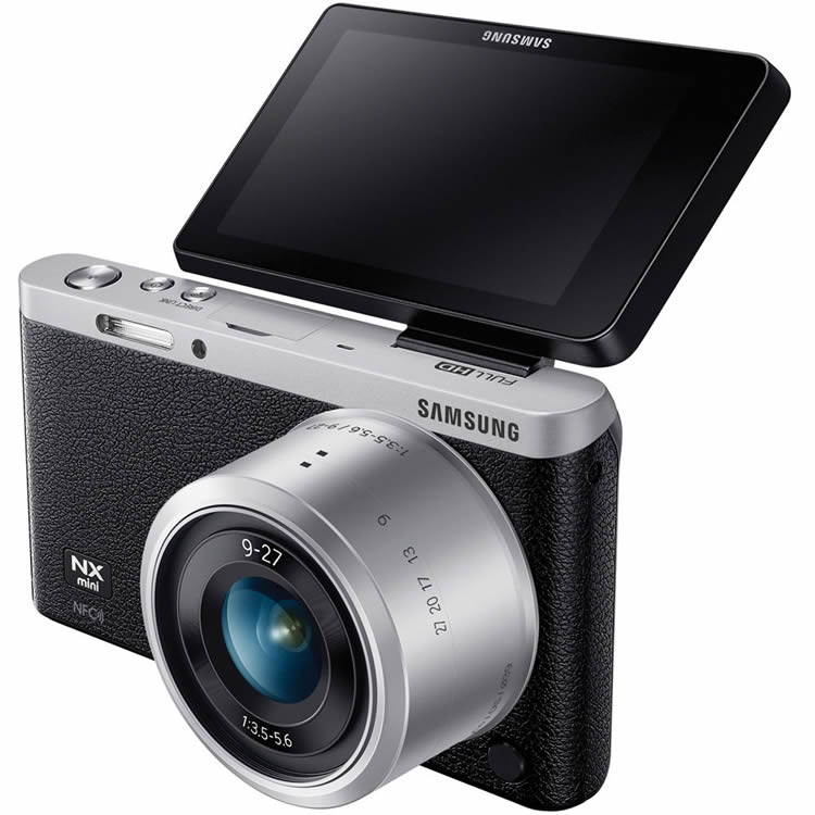 Samsung NX Mini - Flip Screen